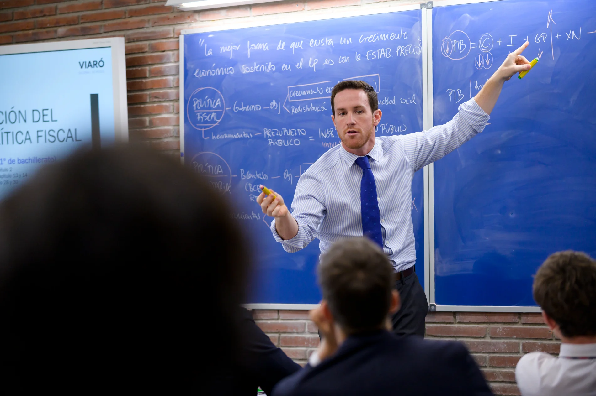 Alumnas con profesora