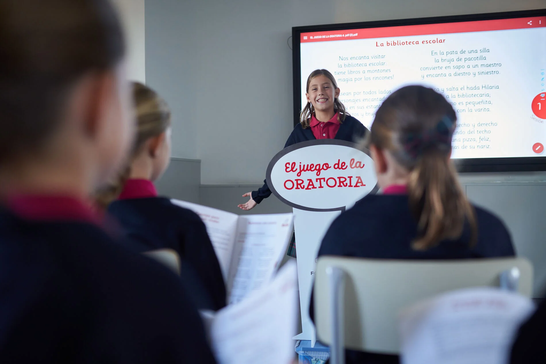 Alumnas con profesora